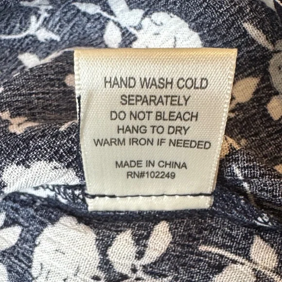 Skies Are Blue Strappy Floral Print Women's Cami Tank Top Navy White Size Medium - Picture 10 of 12